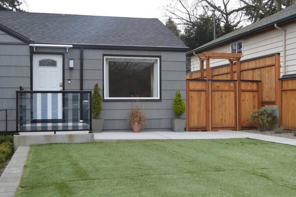 Cozy Crown Hill Carkeek Cottage W/3 Beds, Full Kitchen & Backyard In North 시애틀 외부 사진