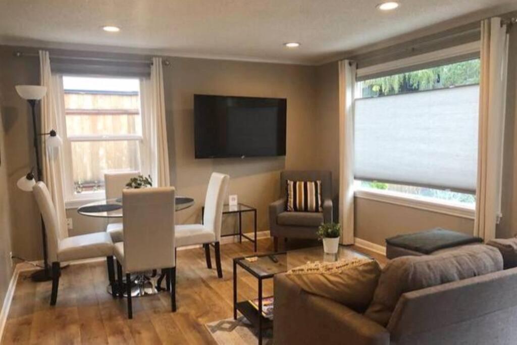 Cozy Crown Hill Carkeek Cottage W/3 Beds, Full Kitchen & Backyard In North 시애틀 외부 사진