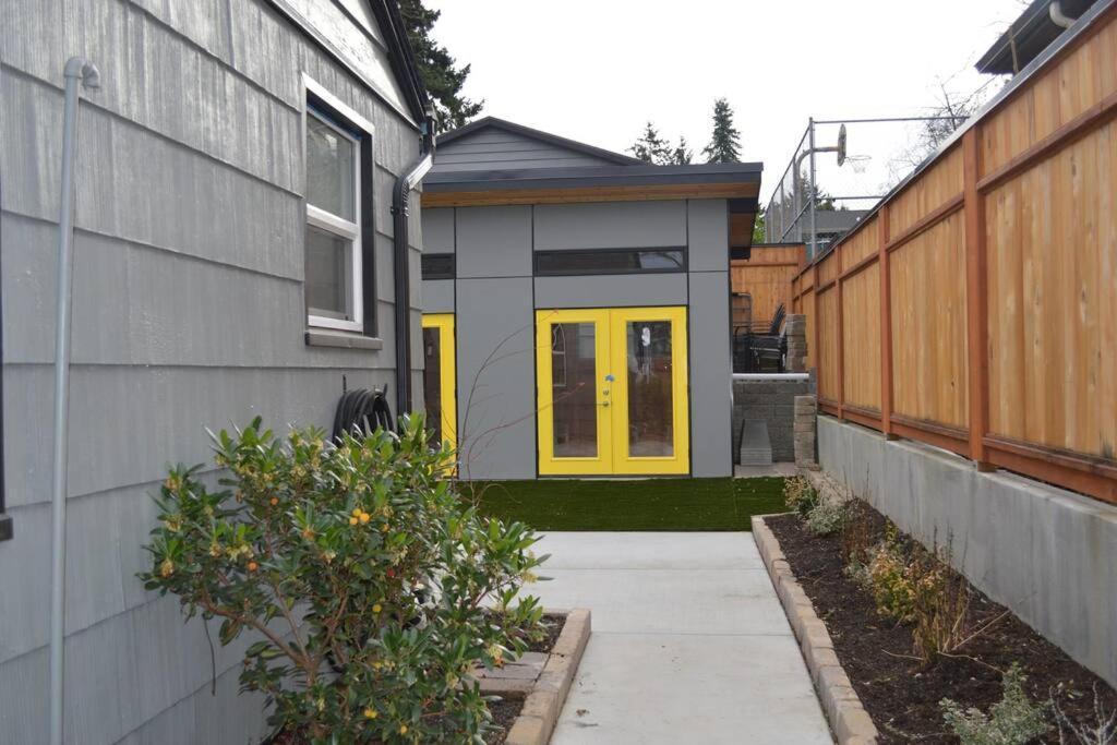 Cozy Crown Hill Carkeek Cottage W/3 Beds, Full Kitchen & Backyard In North 시애틀 외부 사진