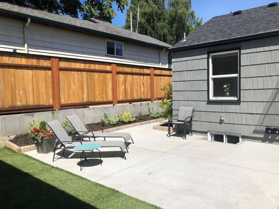 Cozy Crown Hill Carkeek Cottage W/3 Beds, Full Kitchen & Backyard In North 시애틀 외부 사진